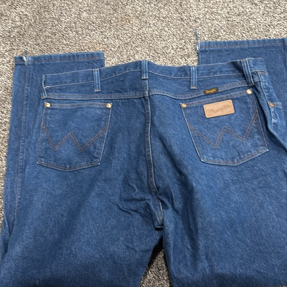 Men’s Jeans - Picture 2 of 6